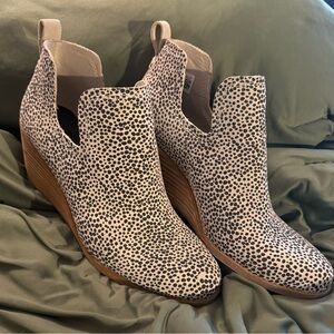 Toms Kallie Wedges - Black & Cream NWOT